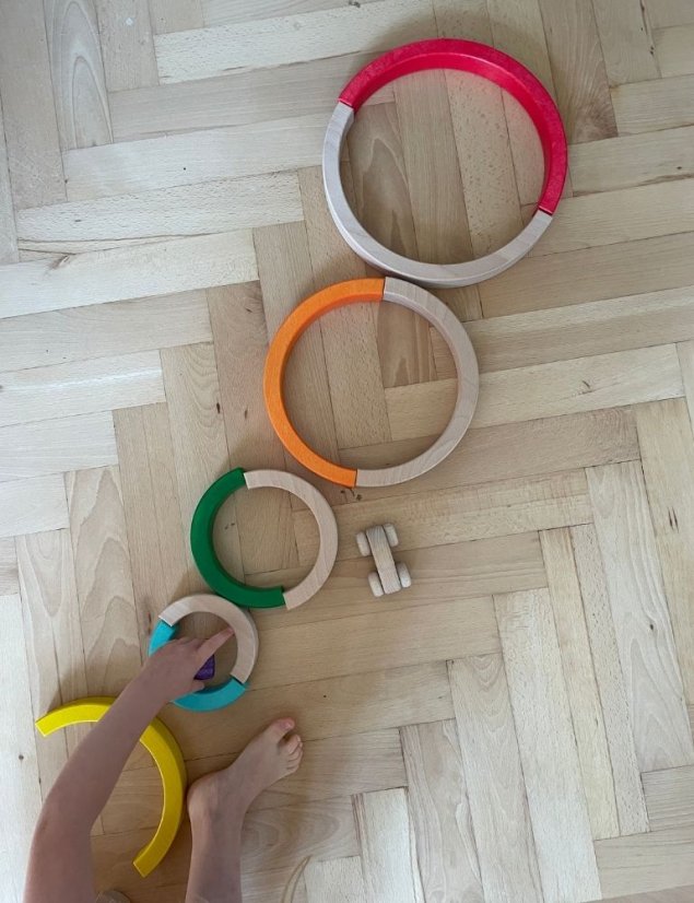 dřevěná duha montessori barevná
